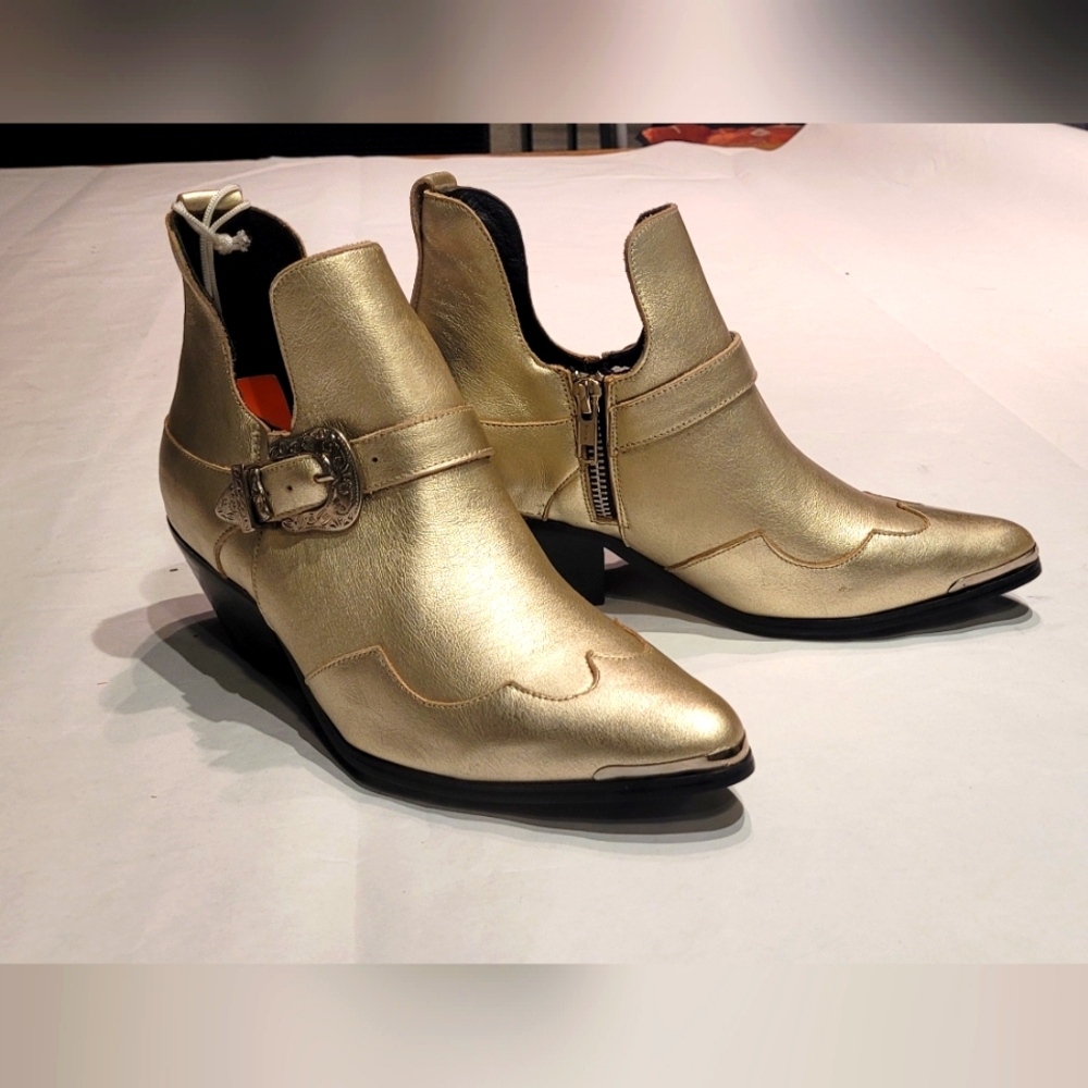 New Cartel Women's Gold leather western style bootie shoe size 7